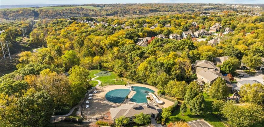 5695 Thousand Oaks Drive, Parkville, MO 64152