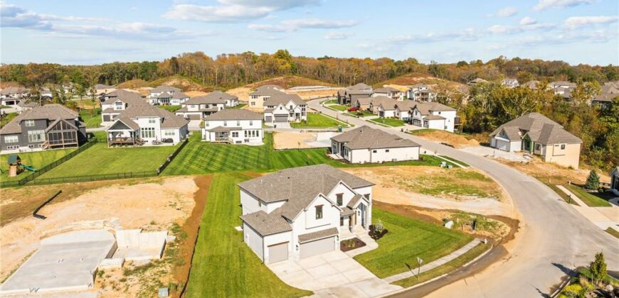 5695 Thousand Oaks Drive, Parkville, MO 64152