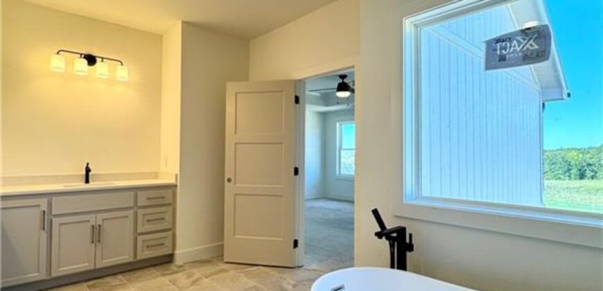 8300 NW 90th Street, Kansas City, MO 64153