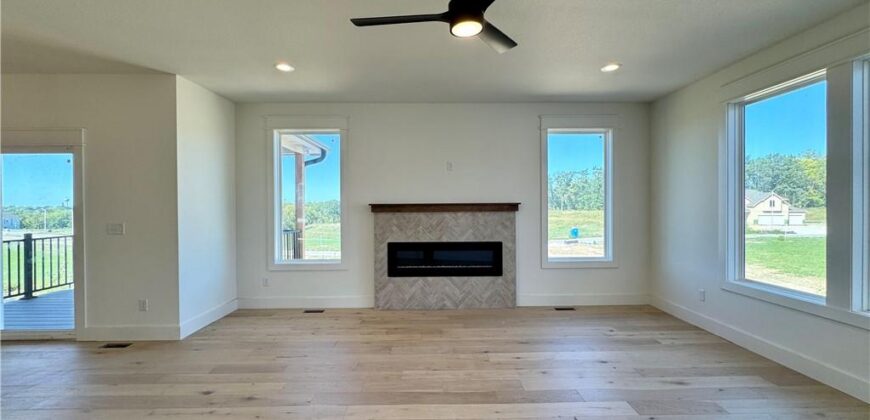 8300 NW 90th Street, Kansas City, MO 64153