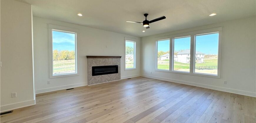 8300 NW 90th Street, Kansas City, MO 64153