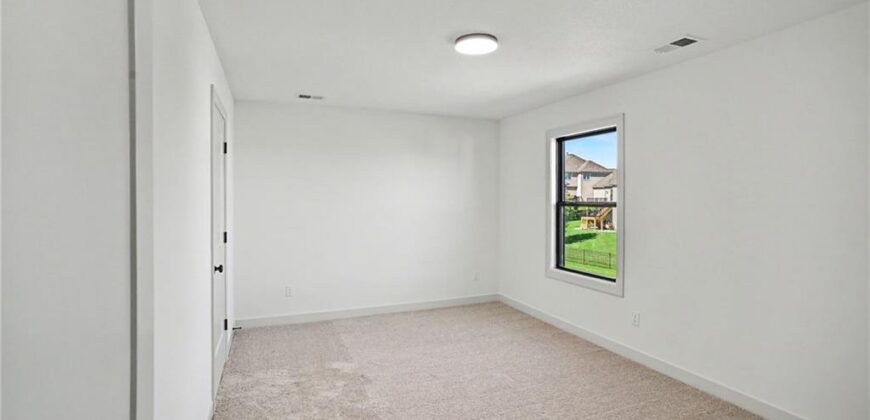3024 NE 102nd Street, Kansas City, MO 64155