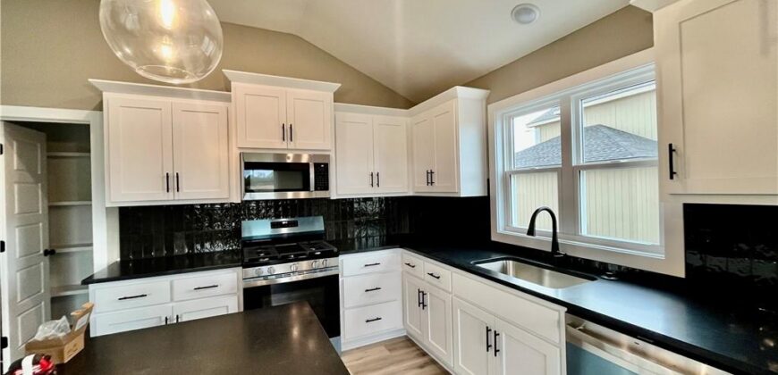 9423 N Belleview Avenue, Kansas City, MO 64155