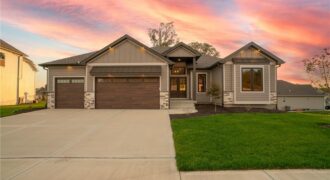 5794 NW Black Oak Court, Parkville, MO 64152