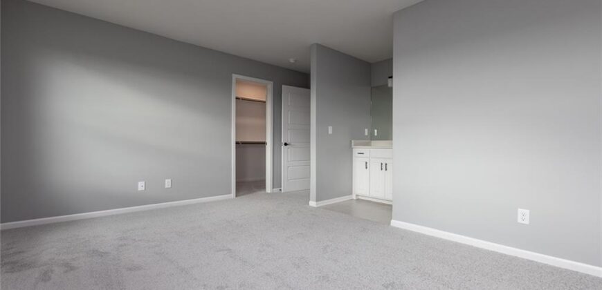 6925 NE 102nd Street, Kansas City, MO 64156