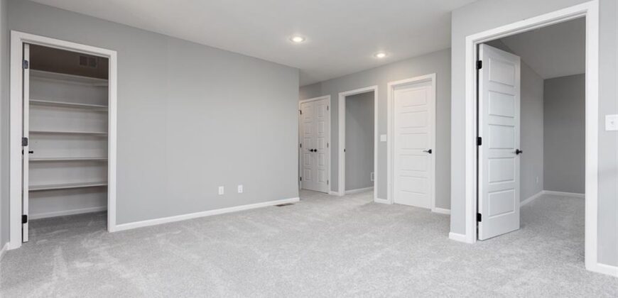 6925 NE 102nd Street, Kansas City, MO 64156