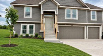 511 Skyview Lane, Liberty, MO 64068
