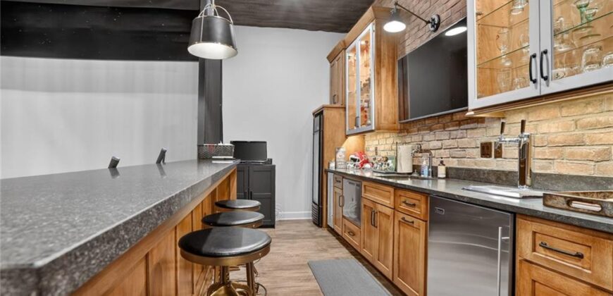 8085 Green Glades Court, None/County, MO 64152