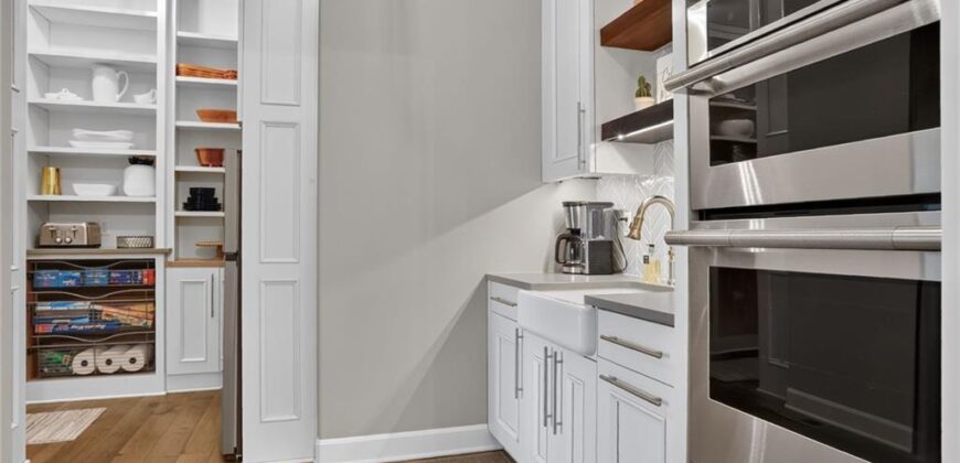 8085 Green Glades Court, None/County, MO 64152