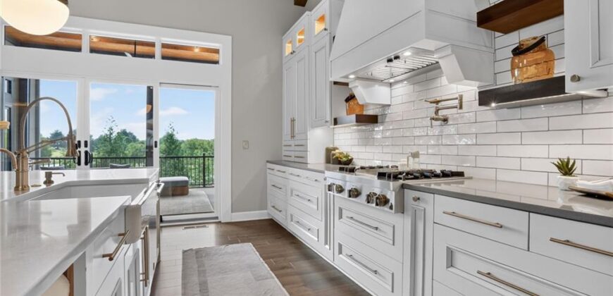 8085 Green Glades Court, None/County, MO 64152