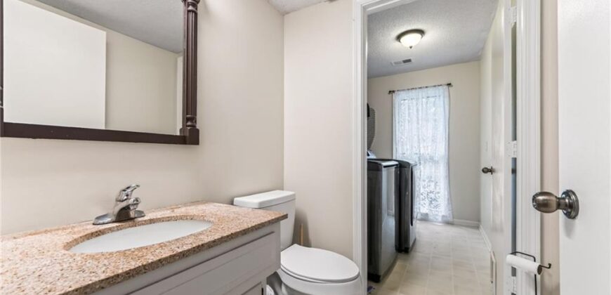 8216 NW Delta Drive, Kansas City, MO 64151
