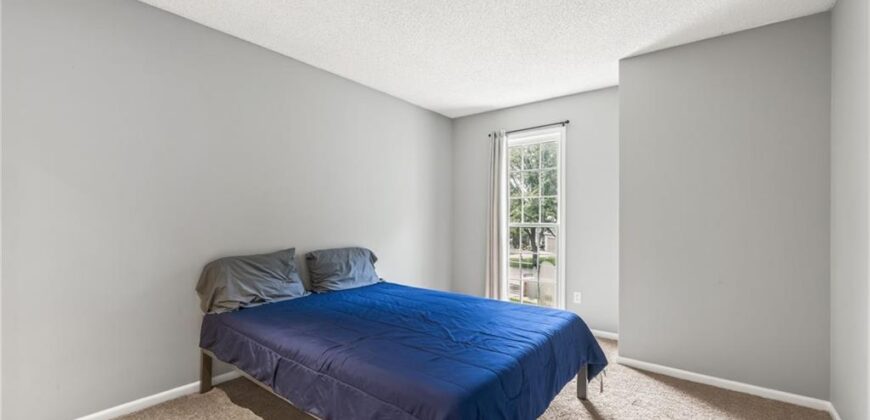 8216 NW Delta Drive, Kansas City, MO 64151