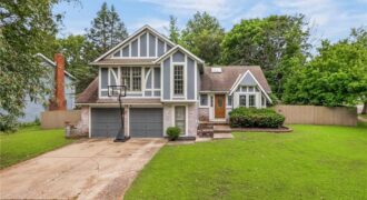 8216 NW Delta Drive, Kansas City, MO 64151