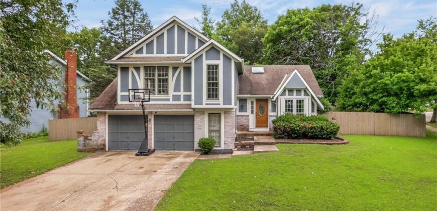 8216 NW Delta Drive, Kansas City, MO 64151
