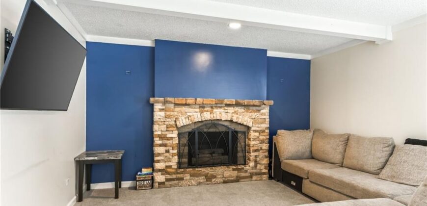8216 NW Delta Drive, Kansas City, MO 64151