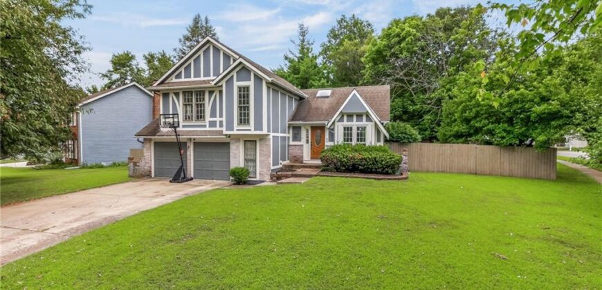 8216 NW Delta Drive, Kansas City, MO 64151
