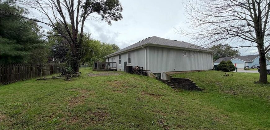 14 Sandi Circle, Dearborn, MO 64439