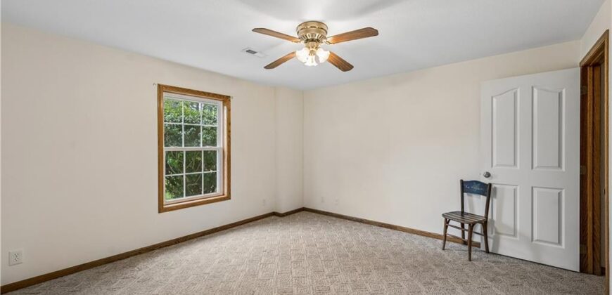 1707 Lynn Road, Excelsior Springs, MO 64024