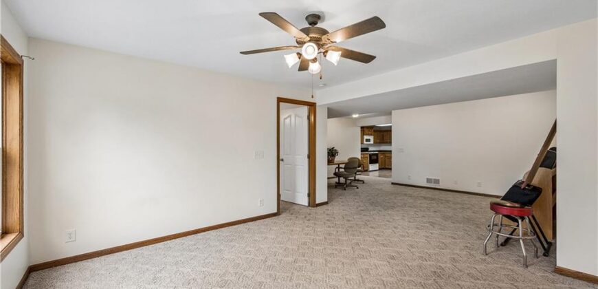 1707 Lynn Road, Excelsior Springs, MO 64024
