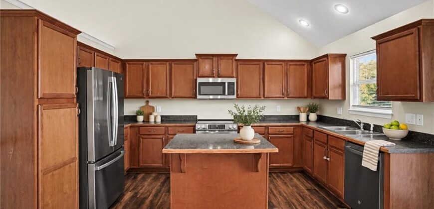 9218 N Kirkwood Avenue, Kansas City, MO 64154