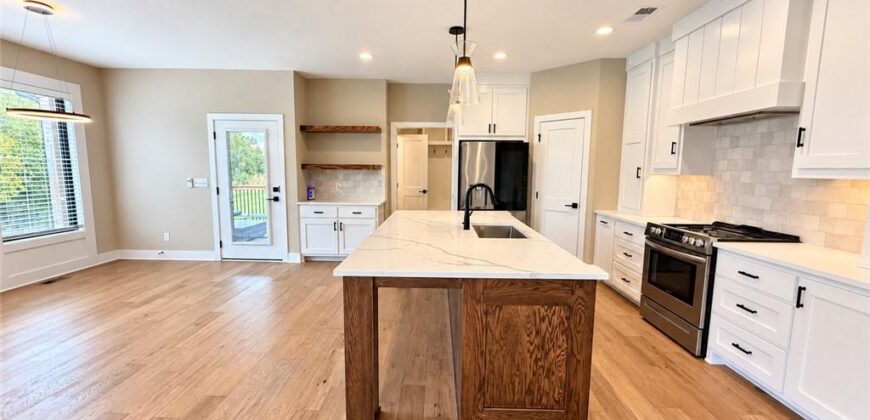 12455 NW Appaloosa Street, Platte City, MO 64079