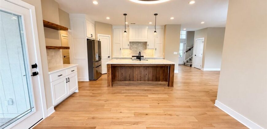 12455 NW Appaloosa Street, Platte City, MO 64079