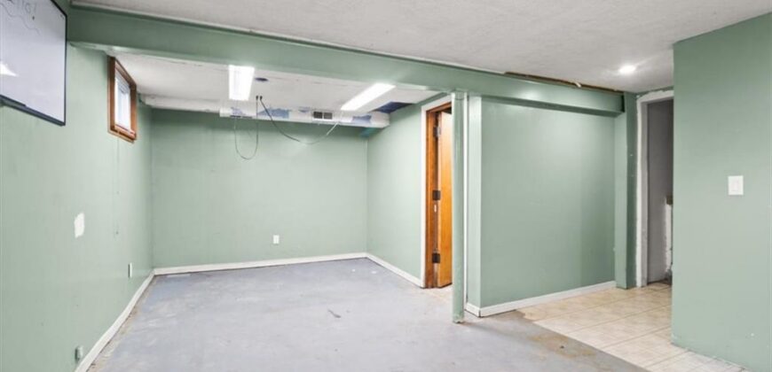 5200 NE 56th Place, Kansas City, MO 64119