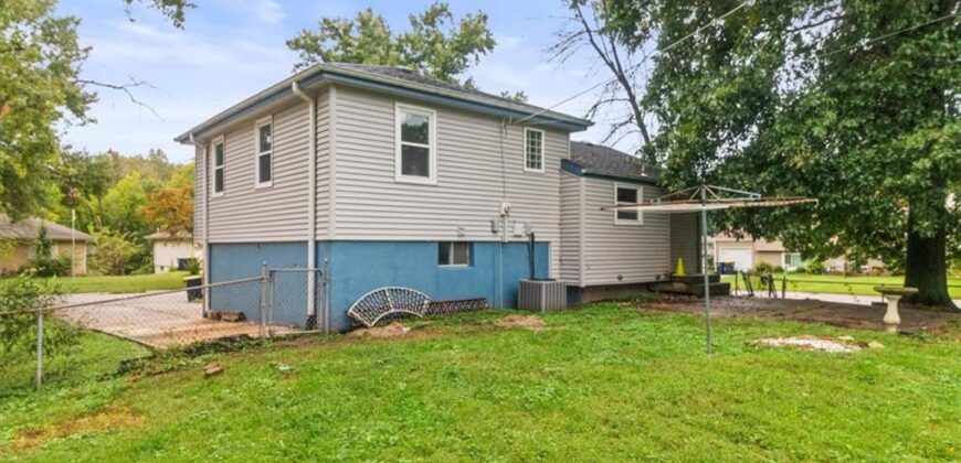 5200 NE 56th Place, Kansas City, MO 64119