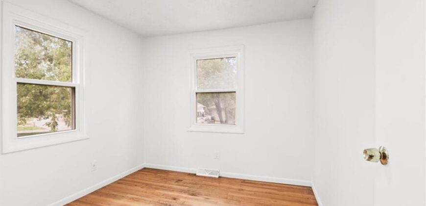 5200 NE 56th Place, Kansas City, MO 64119