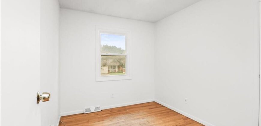 5200 NE 56th Place, Kansas City, MO 64119