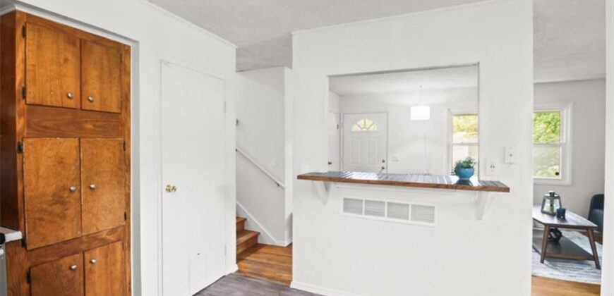 5200 NE 56th Place, Kansas City, MO 64119