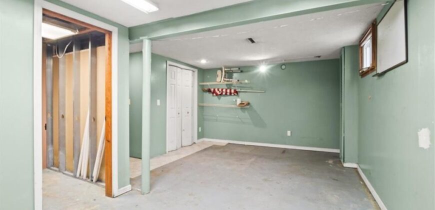 5200 NE 56th Place, Kansas City, MO 64119