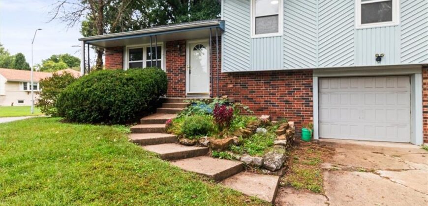 5200 NE 56th Place, Kansas City, MO 64119