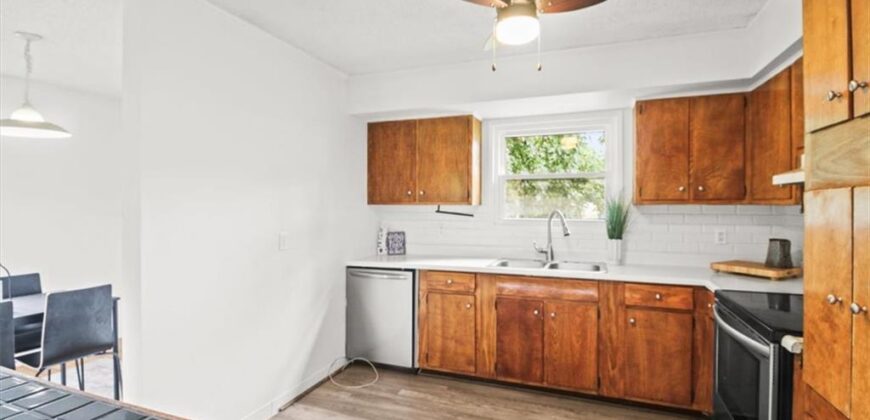 5200 NE 56th Place, Kansas City, MO 64119