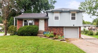 5200 NE 56th Place, Kansas City, MO 64119