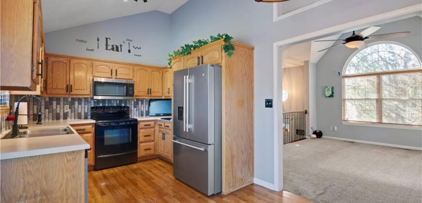 11037 N Lewis Avenue, Kansas City, MO 64157