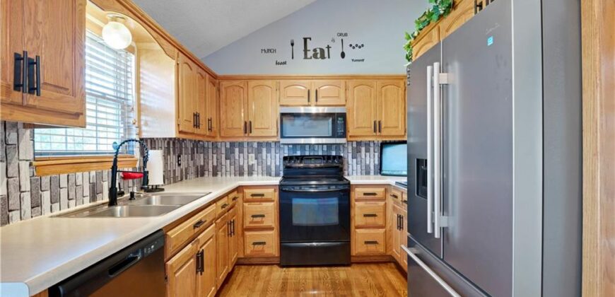 11037 N Lewis Avenue, Kansas City, MO 64157