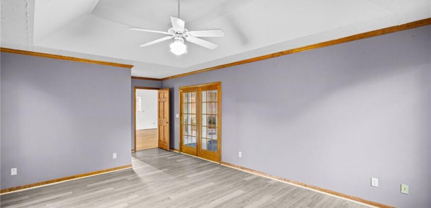 305 Lancelot Drive, Liberty, MO 64068
