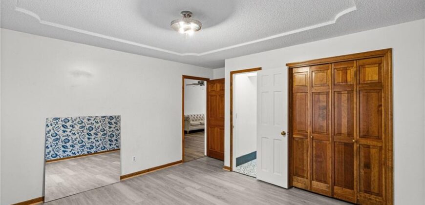 305 Lancelot Drive, Liberty, MO 64068