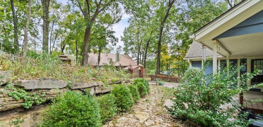 305 Lancelot Drive, Liberty, MO 64068