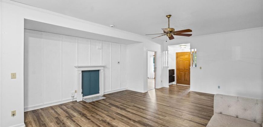 305 Lancelot Drive, Liberty, MO 64068