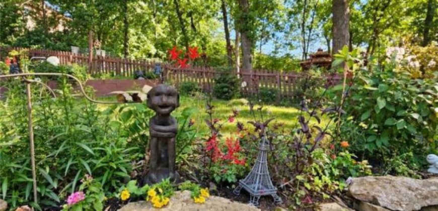 305 Lancelot Drive, Liberty, MO 64068
