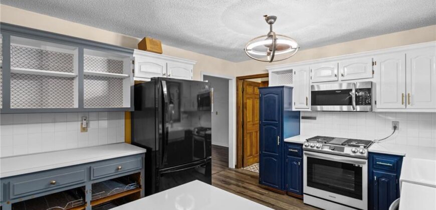 305 Lancelot Drive, Liberty, MO 64068