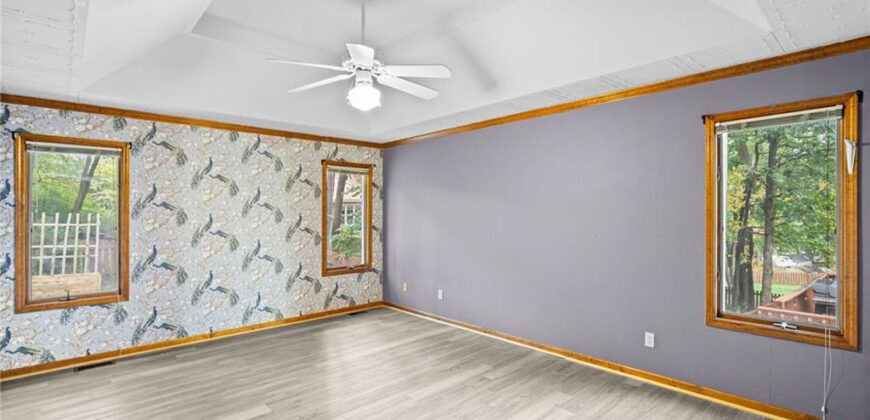 305 Lancelot Drive, Liberty, MO 64068