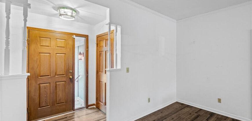 305 Lancelot Drive, Liberty, MO 64068