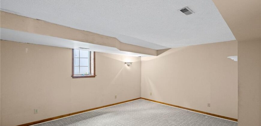 305 Lancelot Drive, Liberty, MO 64068