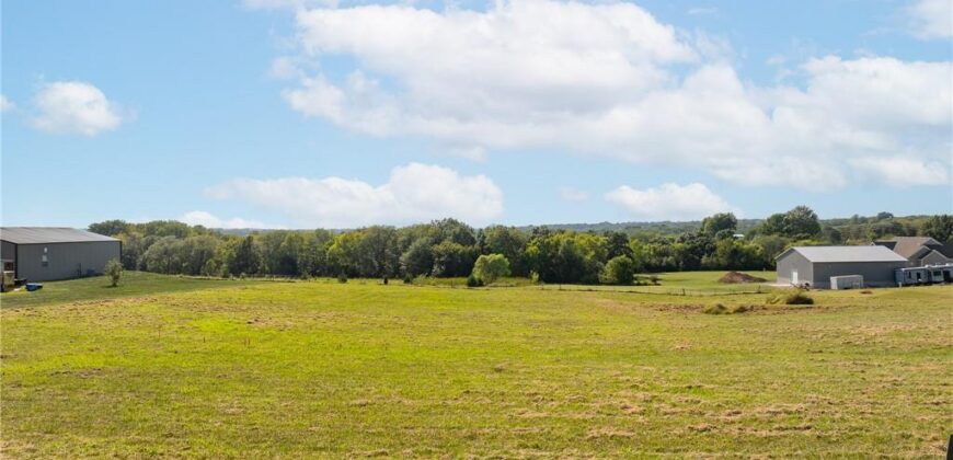 17090 Smith Road, Smithville, MO 64089