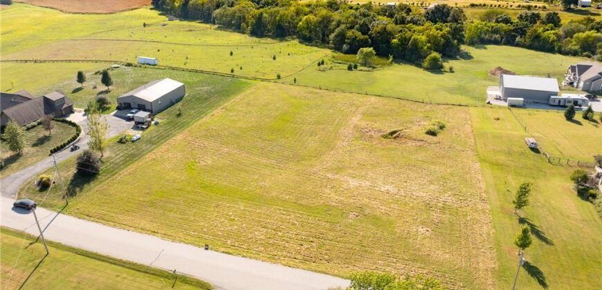 17100 Smith Road, Smithville, MO 64089