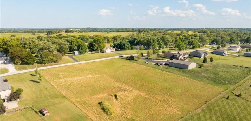 17100 Smith Road, Smithville, MO 64089