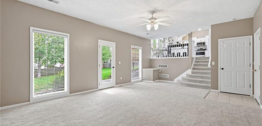 10416 NW 87th Street, Kansas City, MO 64153